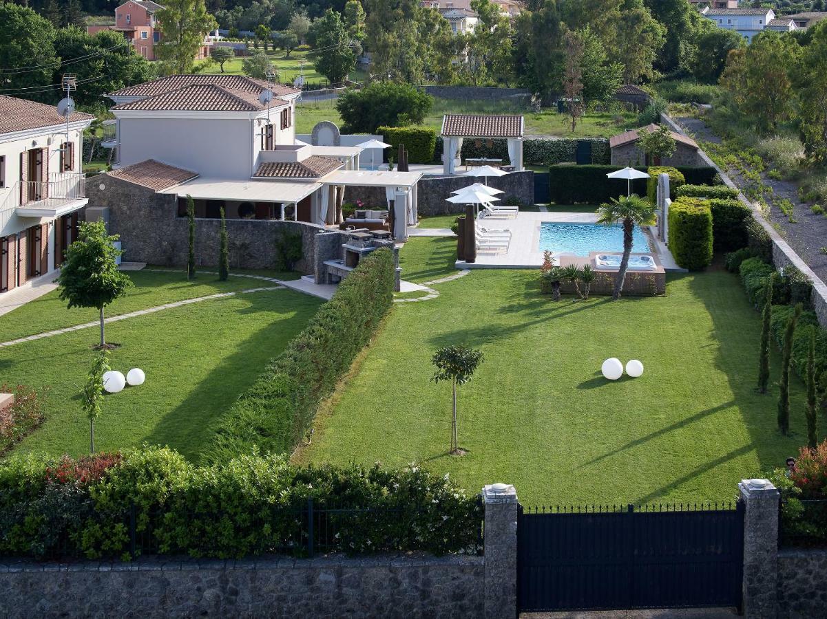 S&O Villas 2 Dassia  Exterior foto